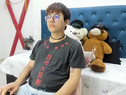 Snapshot of benjiDom chatting on November 2025 12:26:01 PM benjiDom online show from November 2025 12:26:01 PM