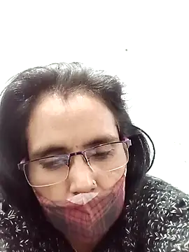 Snapshot of sanjana077 chatting on February 2026 04:42:01 AM sanjana077 online show from February 2026 04:42:01 AM