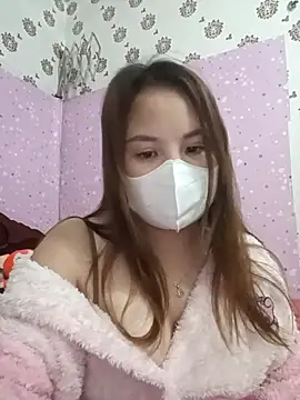 linh-xinh18 online show from November 2025 05:40:01 AM