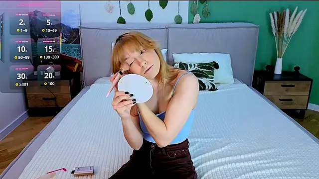 Snapshot of CindyMoriLove chatting on March 2026 05:35:02 AM CindyMoriLove online show from March 2026 05:35:02 AM