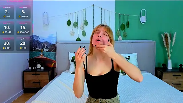 Snapshot of CindyMoriLove chatting on March 2026 05:29:01 AM CindyMoriLove online show from March 2026 05:29:01 AM