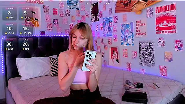 Snapshot of CindyMoriLove chatting on April 2026 05:34:01 AM CindyMoriLove online show from April 2026 05:34:01 AM