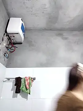 Qoine392 online show from January 2026 09:51:01 PM