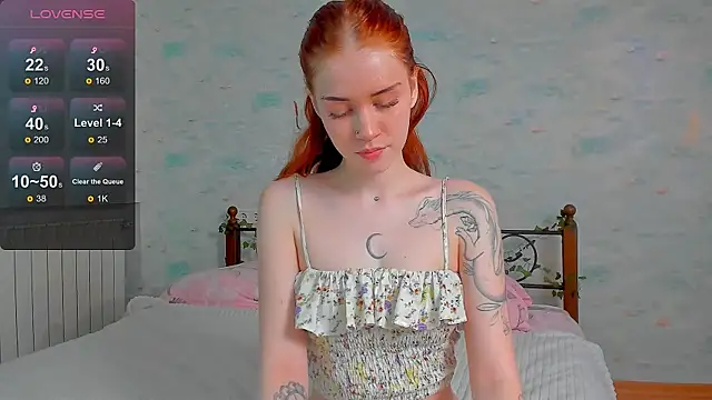 Snapshot of alice_with_freckles chatting on June 2026 09:57:02 AM alice with freckles online show from June 2026 09:57:02 AM