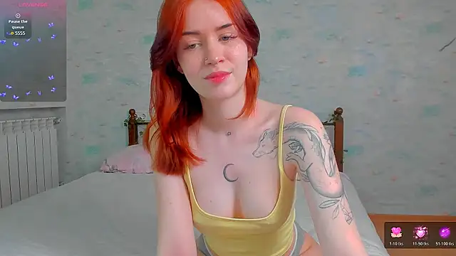 Snapshot of alice_with_freckles chatting on June 2026 08:05:02 AM alice with freckles online show from June 2026 08:05:02 AM