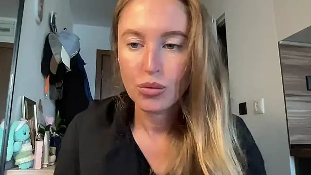 Snapshot of Ameli8 chatting on November 2025 09:21:01 AM Ameli8 online show from November 2025 09:21:01 AM