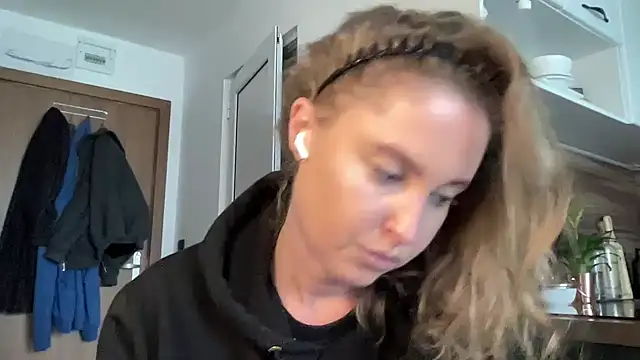 Ameli8 online show from February 2026 01:06:01 PM