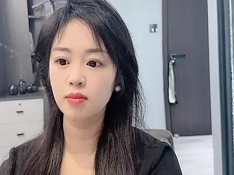 Lucky--Lucy online show from November 2025 03:23:01 AM