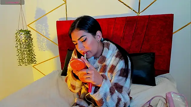 Paris Evans  online show from December 2025 11:59:01 AM