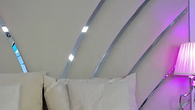 IvyNox online show from December 2025 06:46:02 PM