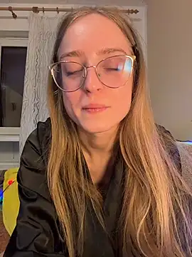 Snapshot of EveLunny chatting on January 2026 01:31:02 AM EveLunny online show from January 2026 01:31:02 AM