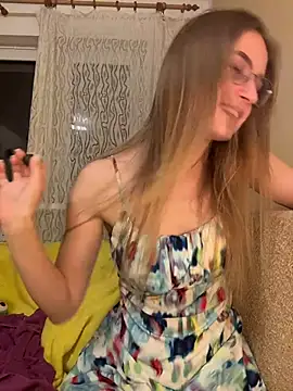 Snapshot of EveLunny chatting on January 2026 05:01:02 AM EveLunny online show from January 2026 05:01:02 AM