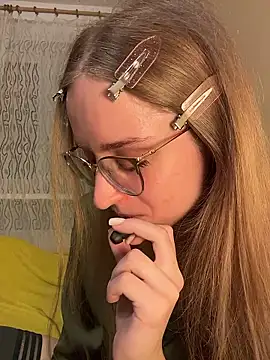 Snapshot of EveLunny chatting on January 2026 01:00:02 AM EveLunny online show from January 2026 01:00:02 AM