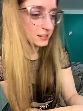 Snapshot of EveLunny chatting on January 2026 02:49:01 AM EveLunny online show from January 2026 02:49:01 AM