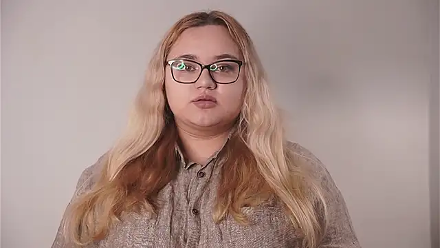 Snapshot of JoliePimpare chatting on November 2025 09:20:01 AM JoliePimpare online show from November 2025 09:20:01 AM