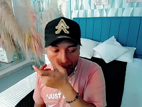 Snapshot of sebastian_cruz_ chatting on November 2025 01:48:02 AM sebastian cruz online show from November 2025 01:48:02 AM