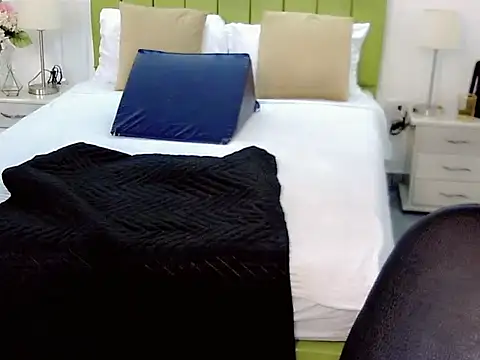 sebastian cruz  online show from November 2025 07:13:01 PM