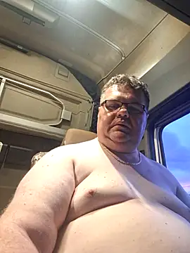 Grase44 online show from December 2025 04:45:01 PM