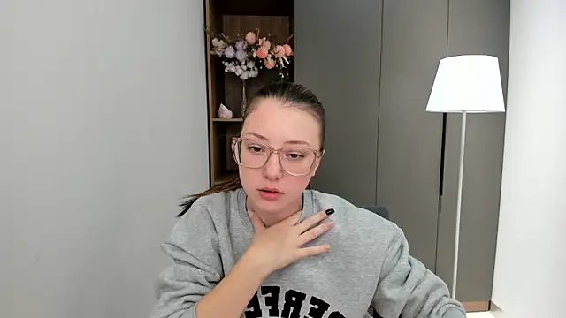 Snapshot of MarguriteNorwood chatting on November 2025 03:07:01 AM MarguriteNorwood online show from November 2025 03:07:01 AM