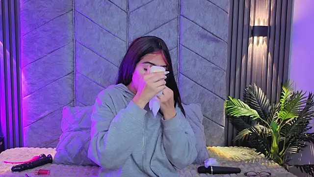 Snapshot of _ViolletteNoir_ chatting on November 2025 09:02:02 AM ViolletteNoir online show from November 2025 09:02:02 AM