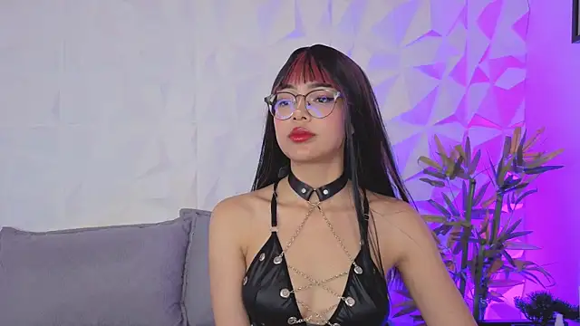 Snapshot of _ViolletteNoir_ chatting on December 2025 08:14:02 PM ViolletteNoir online show from December 2025 08:14:02 PM