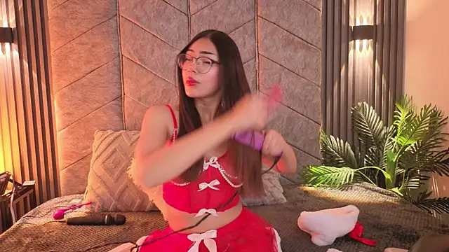 Snapshot of _ViolletteNoir_ chatting on December 2025 08:15:02 PM ViolletteNoir online show from December 2025 08:15:02 PM