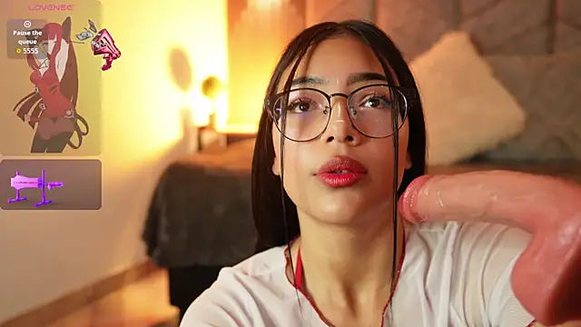 Snapshot of _ViolletteNoir_ chatting on January 2026 08:14:01 PM ViolletteNoir online show from January 2026 08:14:01 PM