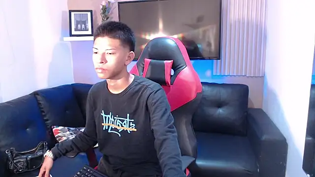 Tessachains 2  online show from January 2026 03:25:01 PM