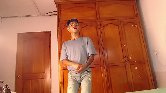 Tessachains 2  online show from February 2026 02:03:01 PM