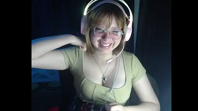 Snapshot of Michi_sauria1 chatting on November 2025 03:41:01 AM Michi sauria1 online show from November 2025 03:41:01 AM