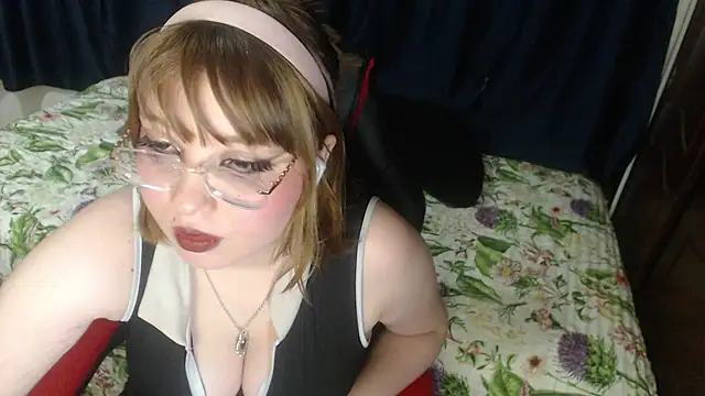 Snapshot of Michi_sauria1 chatting on December 2025 03:22:02 AM Michi sauria1 online show from December 2025 03:22:02 AM