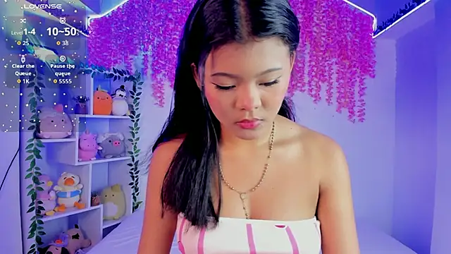 Snapshot of _hanna_sky chatting on November 2025 06:18:02 PM hanna sky online show from November 2025 06:18:02 PM