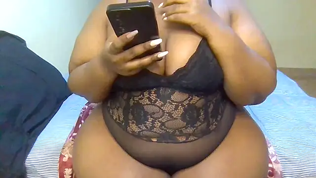 Snapshot of REAL_THICKK chatting on November 2025 11:32:01 PM REAL THICKK online show from November 2025 11:32:01 PM