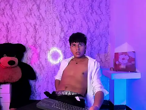 Valentino Lane online show from February 2026 06:06:01 AM