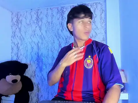 Valentino Lane online show from February 2026 02:41:02 AM