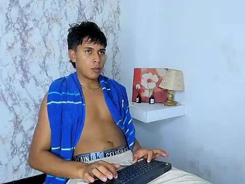 Valentino Lane online show from February 2026 02:10:01 AM