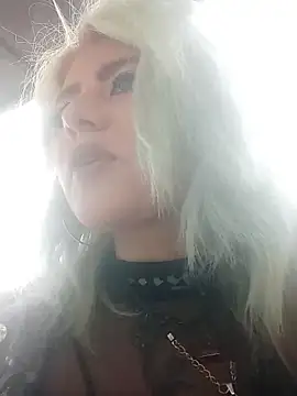 Snapshot of Hollywouldd chatting on November 2025 05:01:02 PM Hollywouldd online show from November 2025 05:01:02 PM