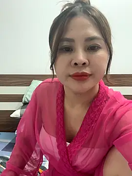 Snapshot of hellela-a chatting on November 2025 06:08:01 PM hellela-a online show from November 2025 06:08:01 PM