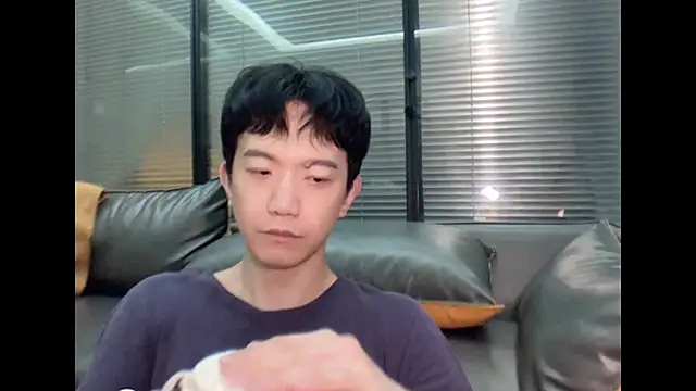 CouplingCry online show from December 2025 02:04:02 PM