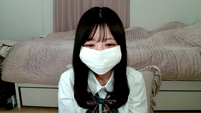 Snapshot of _Runa_ chatting on November 2025 05:17:01 AM Runa online show from November 2025 05:17:01 AM