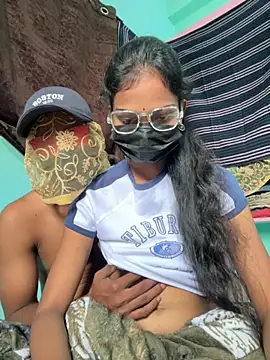 leenaboyxh online show from November 2025 04:00:01 AM