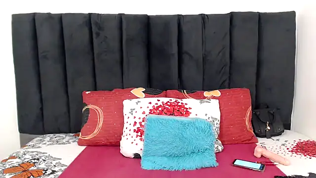 Miss-Berries online show from March 2026 05:00:01 AM