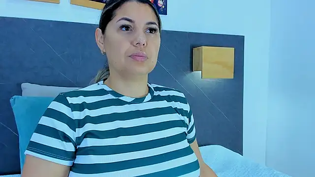 Andhrea Vale online show from March 2026 12:11:01 PM