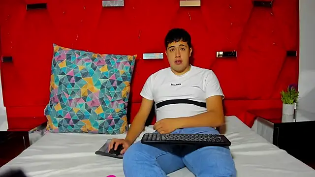 Emmaanddarling online show from December 2025 02:12:02 PM