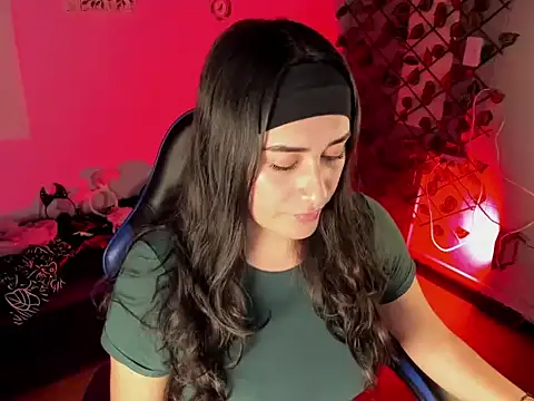 Dhany Naugthy  online show from November 2025 07:24:01 PM