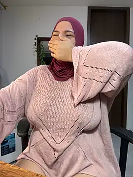 sweetmuslim01 online show from September 2025 11:28:01 PM