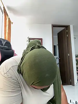 sweetmuslim01 online show from October 2025 05:11:01 PM