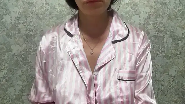 Angelinaa19 online show from April 2026 04:51:02 PM