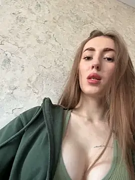 Snapshot of Victoria_Vi chatting on November 2025 11:42:02 AM Victoria Vi online show from November 2025 11:42:02 AM