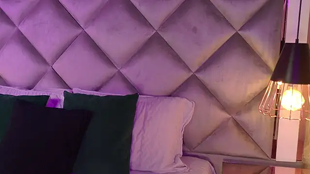 Snapshot of crystal_gilton chatting on January 2026 07:07:02 PM crystal gilton online show from January 2026 07:07:02 PM